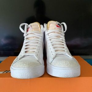 Woman Nike blazer mid 77